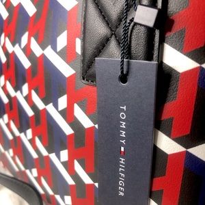 Tommy Hilfiger Satchel❣️